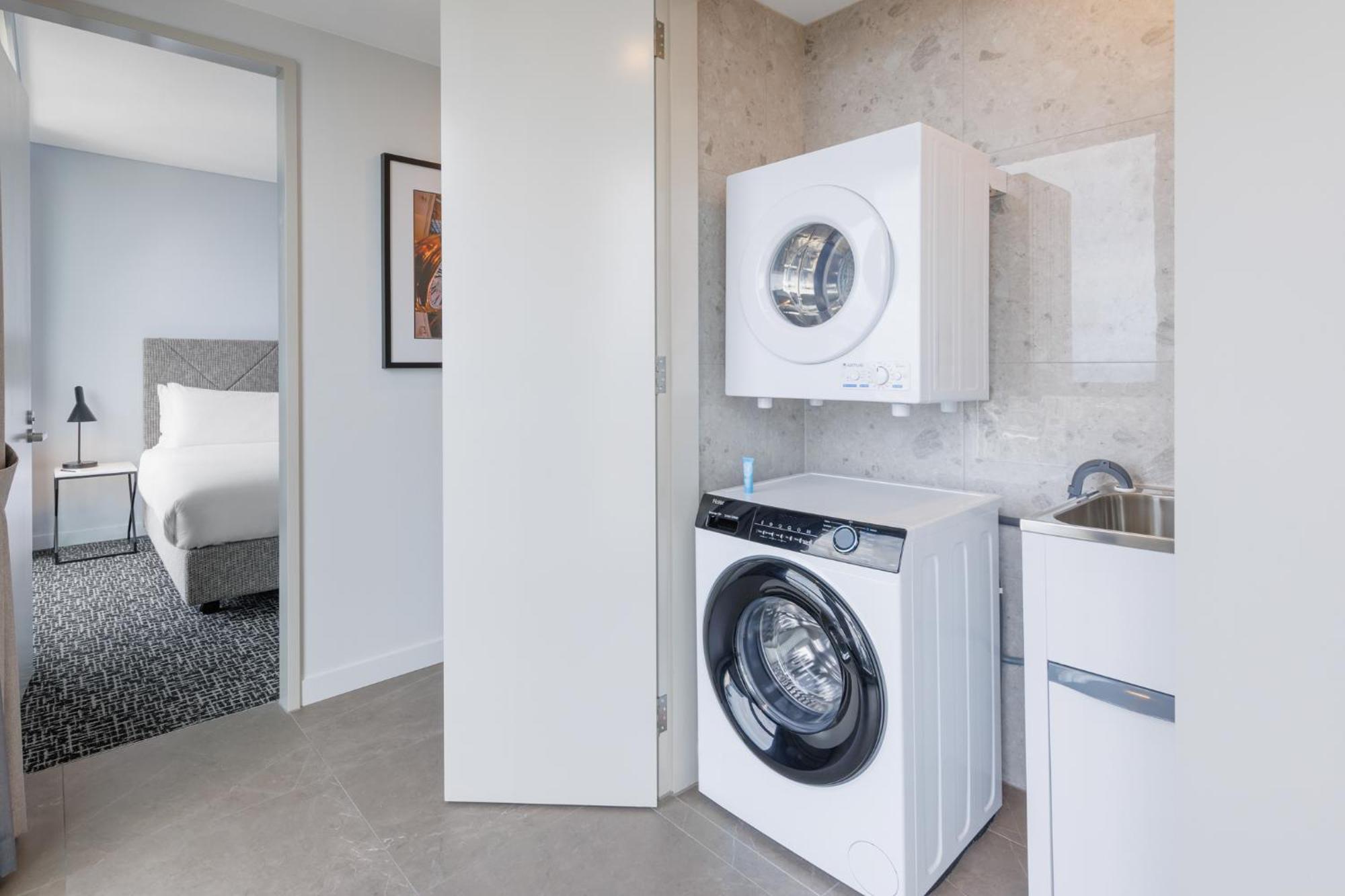 Meriton Suites Melbourne City Exterior foto A washing machine